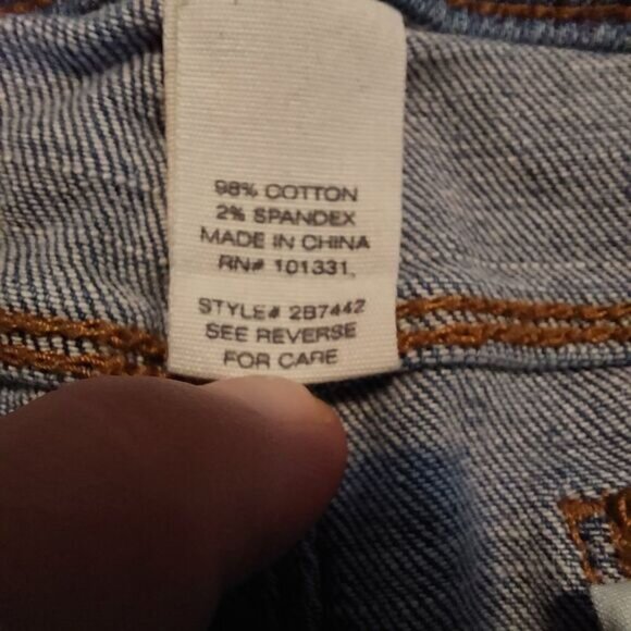 Womans Charlotte Russe Distressed Shorts size 4 - Picture 13 of 15